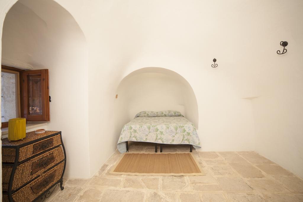 오스투니 Trullo Degli Ulivi 빌라 외부 사진